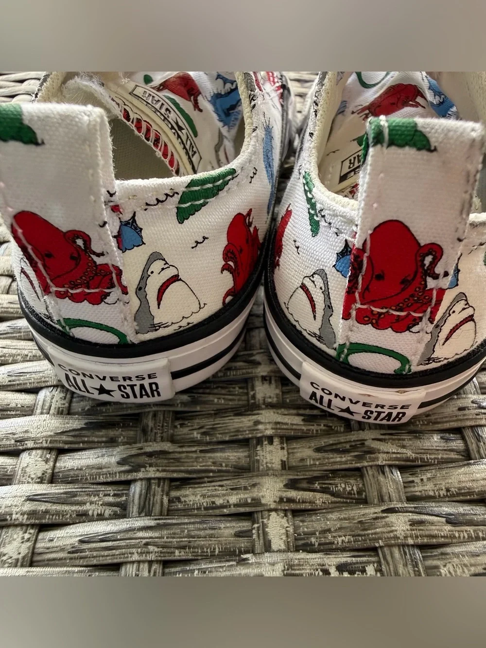 Converse chuck taylor toddler size 6